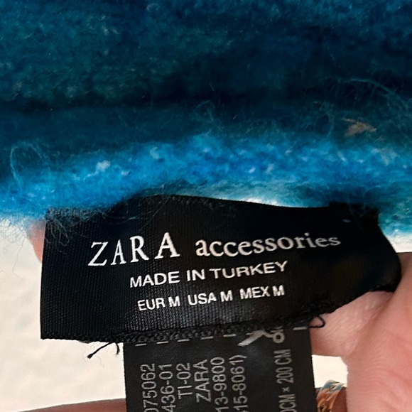 Zara cobalt blue matching scarf and beanie hat - Picture 3 of 4
